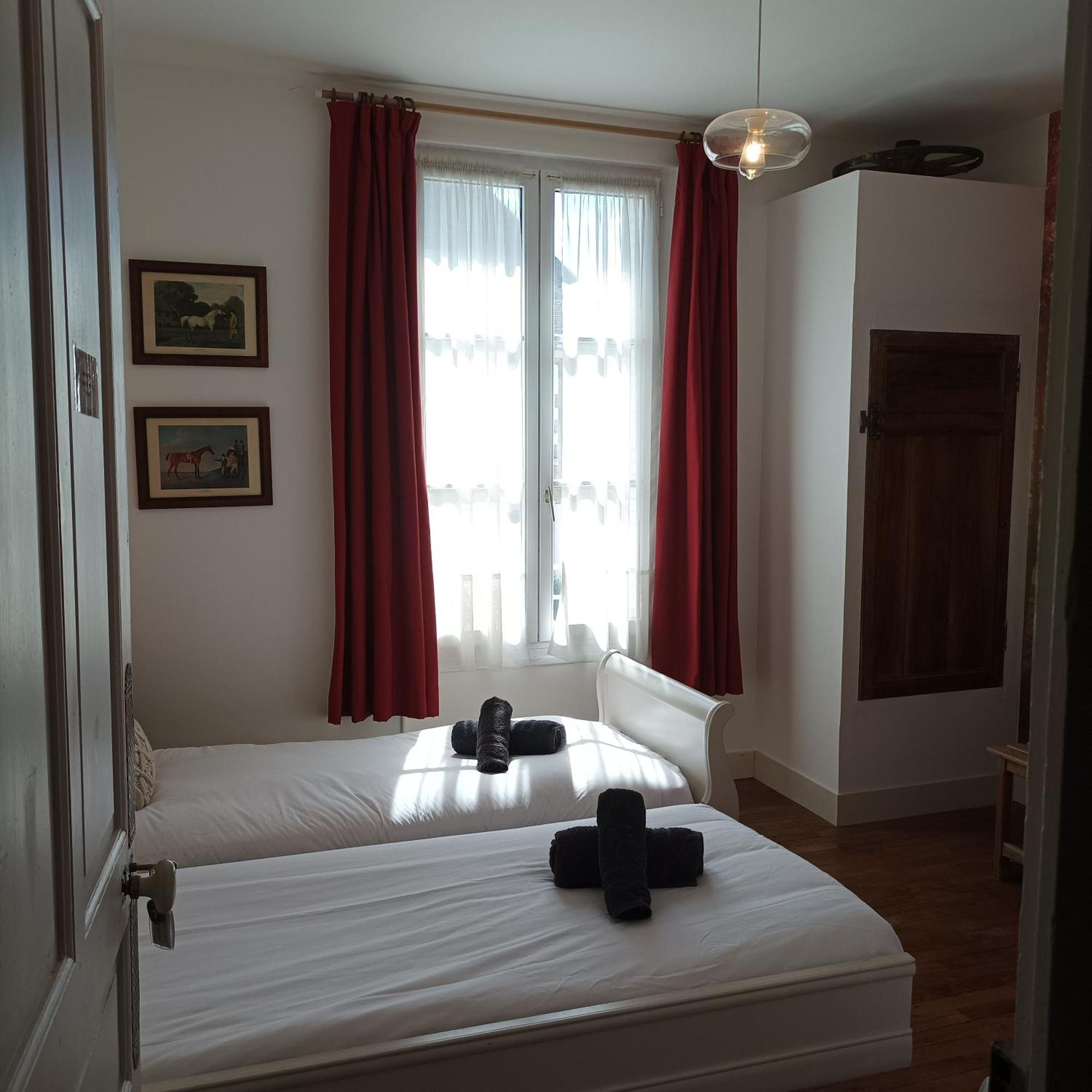 Le Relais Des Roses- Chambres D'Hotes Vatan 객실 사진
